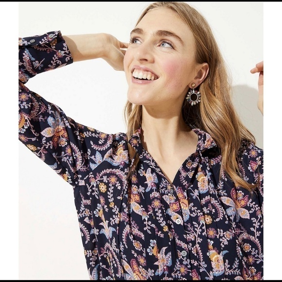 LOFT Garden Pintucked Tunic Blouse Floral size: Small - Picture 3 of 8